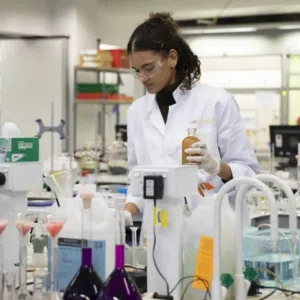Westbourne College Sydney student in UTS' science lab
